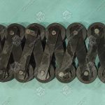 Цепь ступеней эскалатора, ST-133, шаг - 133,33 мм, палец - 84,7x14,63/14,63 мм, пластины - 35x5/30x5 мм, ролик - 70х25 мм (комплект на 6 ступеней)