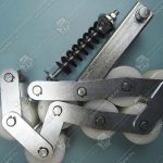 Прижимная роликовая цепь поручня эскалатора, OTIS, шаг - 80 мм, ролик 75x55 мм, 7 роликов, с кронштейном